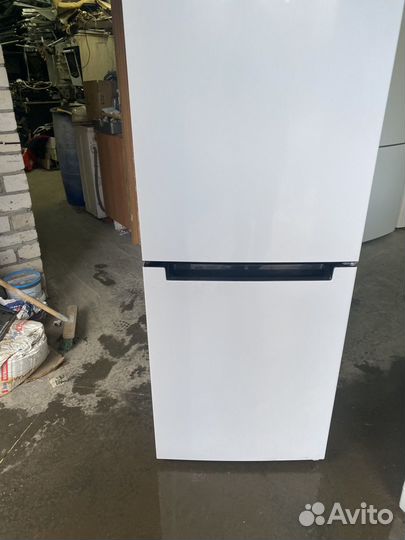 Холодильник Indesit No frost 2m