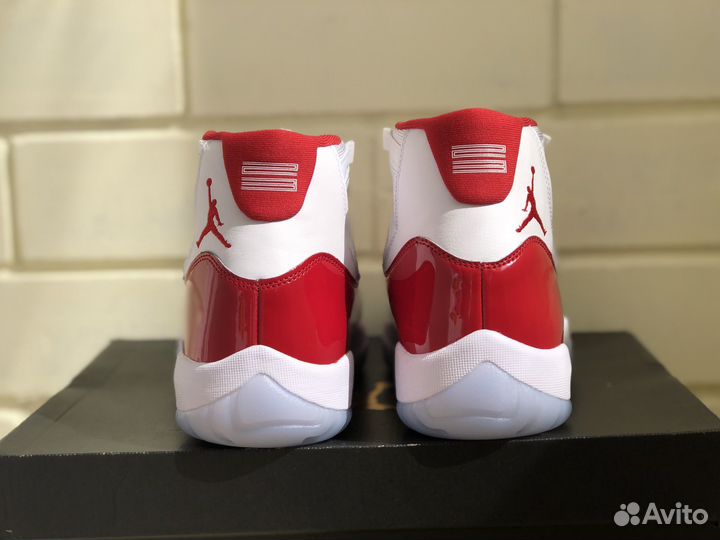 Кроссовки Air Jordan 11 High Retro 