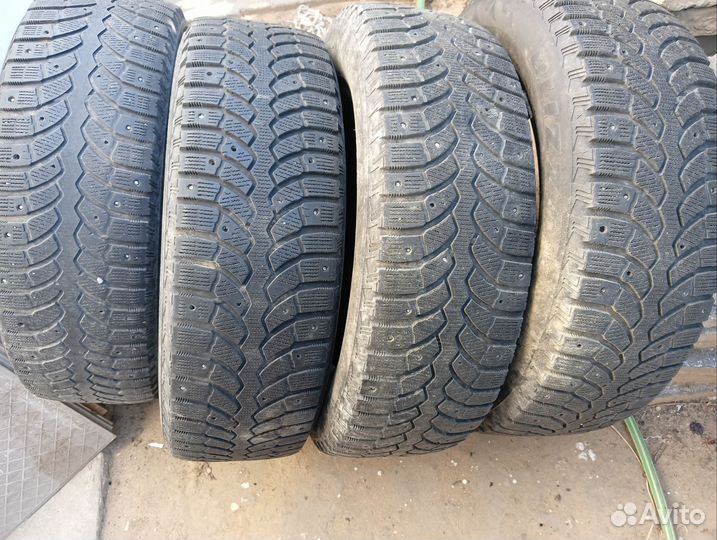 Bridgestone Blizzak Spike-01 185/65 R15 88