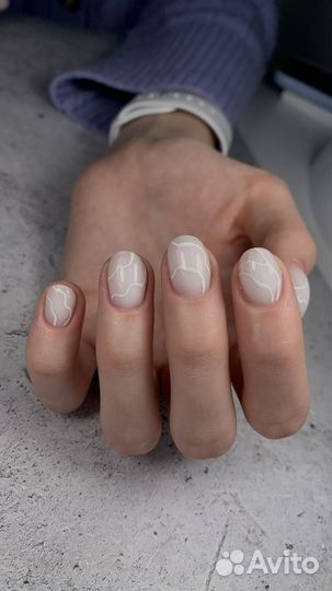 Модель на маникюр с покрытием гель лак