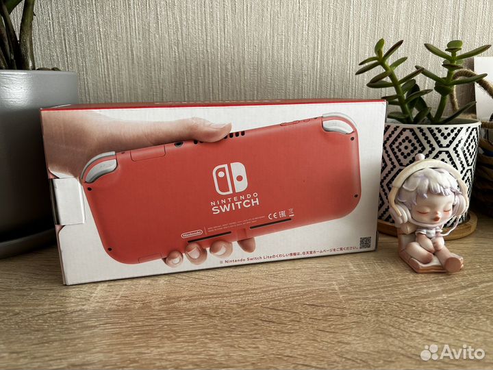 Nintendo switch lite + 64 гб MicroSD