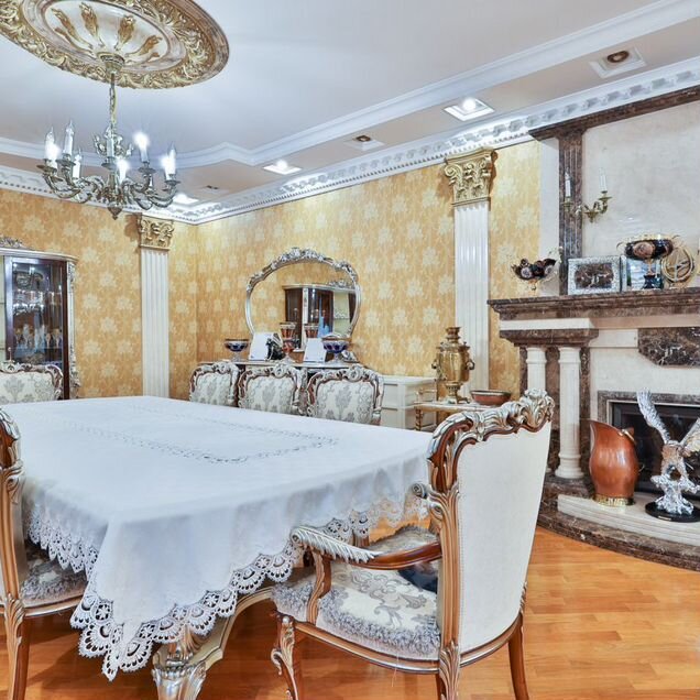 Дом 630 м² на участке 12 сот.
