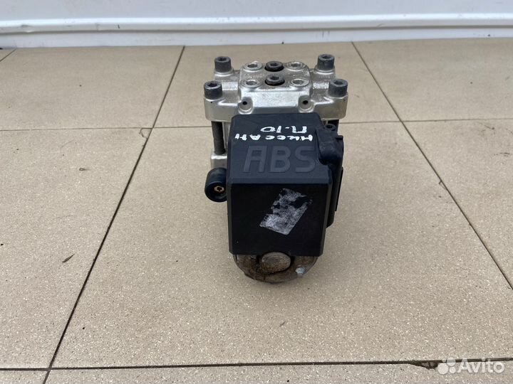 Блок абс Nissan Primera P10