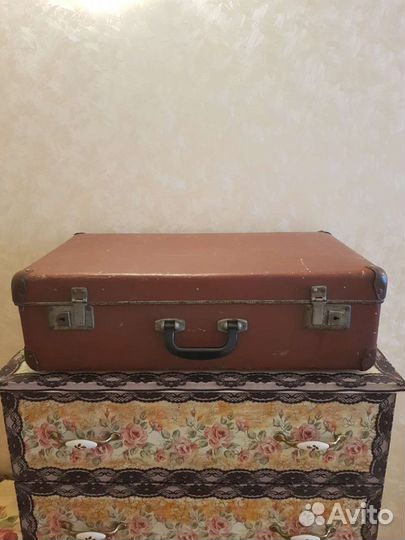 Чемодан с салфетками для декупажа