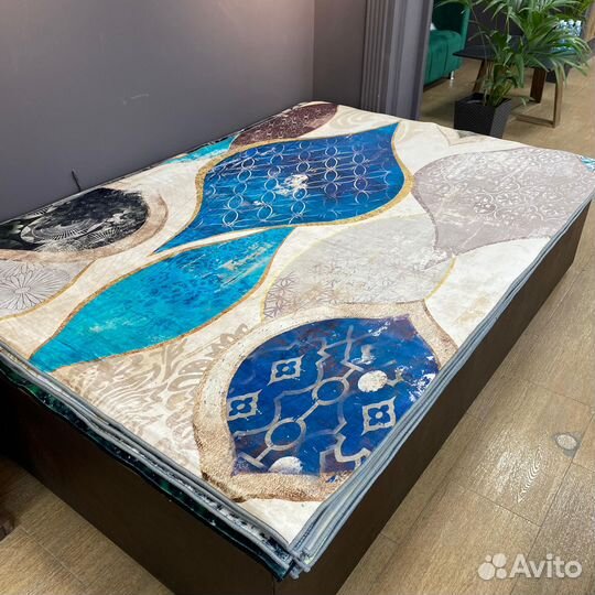 Современный ковер в гостиную и в спальню восточный