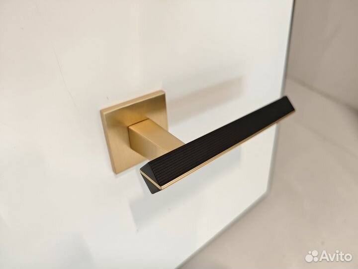 Закупка дверной фурнитуры из Китая