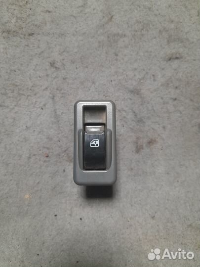 Кнопка стеклоподъемника Mitsubishi Pajero 2