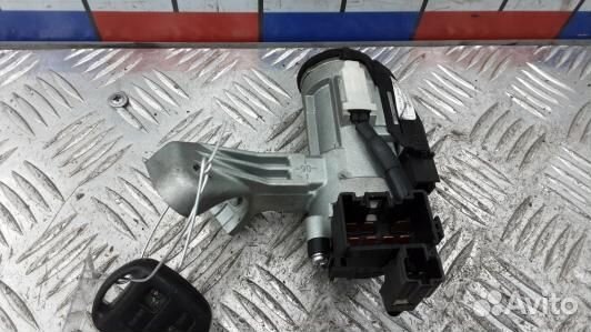 Замок зажигания toyota corolla E12 (BDN05J101)