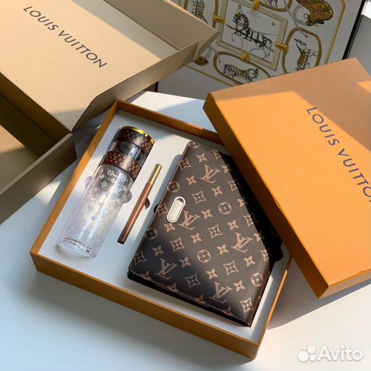 Блокнот с power bank LOuis Vuitton