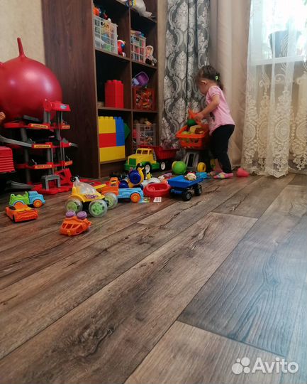 Няня в группе присмотра и ухода за малышами