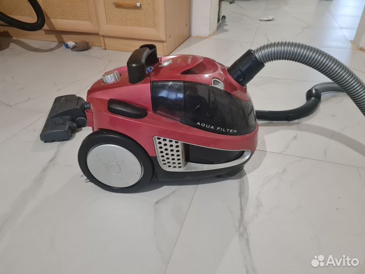 Пылесос Shivaki SVC-1748R, 1800Вт