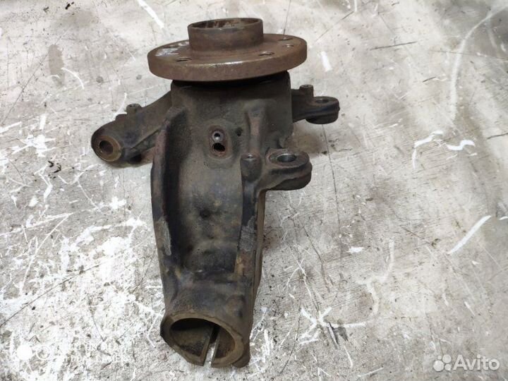 Кулак со ступицей передний левый Volvo V70 BW