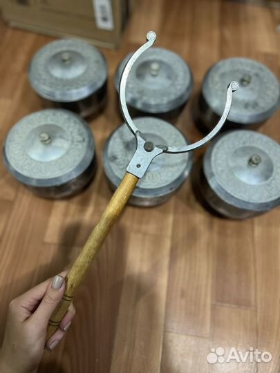 Чугунные горшочки и прихват