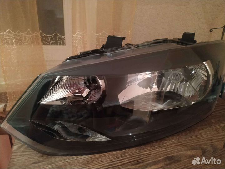 Фара volkswagen polo 2014