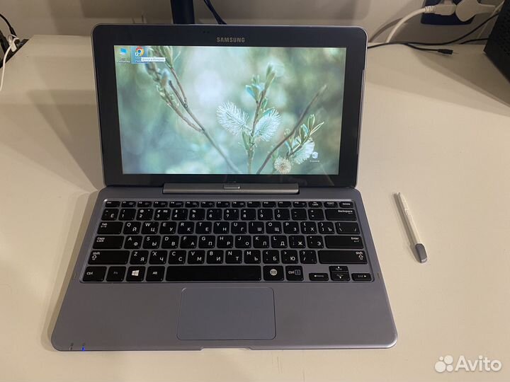 Планшет-ноутбук Samsung ativ Smart PC XE500T1C