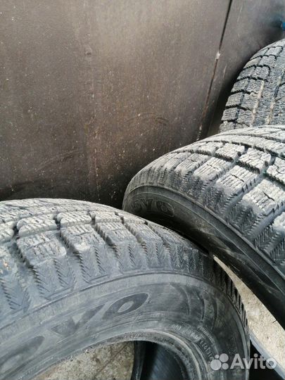 Toyo Observe GSi-5 235/60 R17 102T