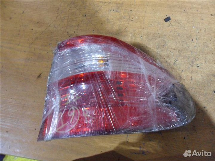 Фонарь задний правый правый Mercedes-Benz E-Class