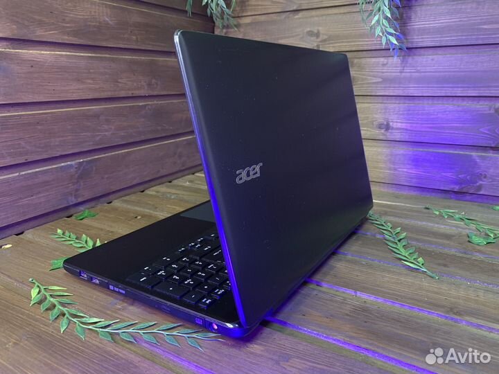 Игровой ноутбук Aser/6gb/500gb/2видеокарты