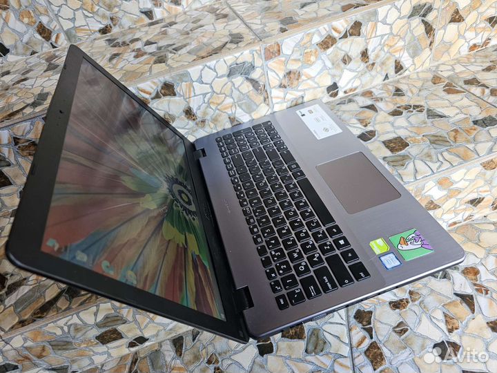 Игровой Asus/FullHD/Core i3-8310/8GB/MX130/SSD