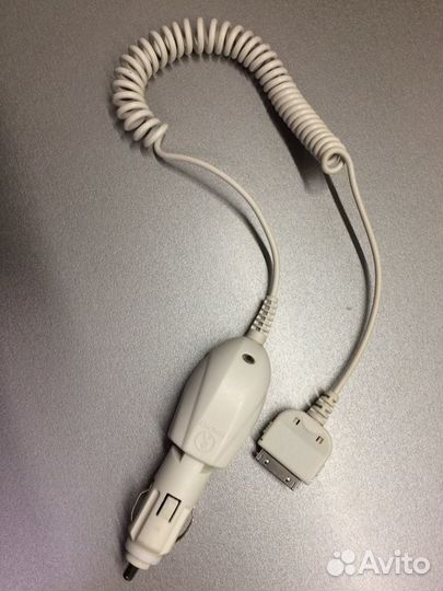 Качественная автомобильная зарядка для айфона 4-4S