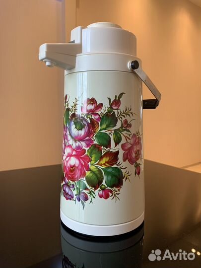 Термос с пневмонасосом