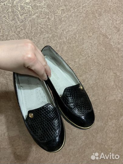 Школьные туфли