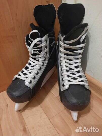 Коньки хоккейные