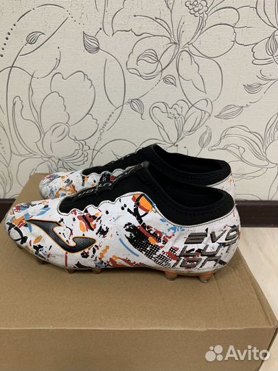 Футбольные бутсы Joma