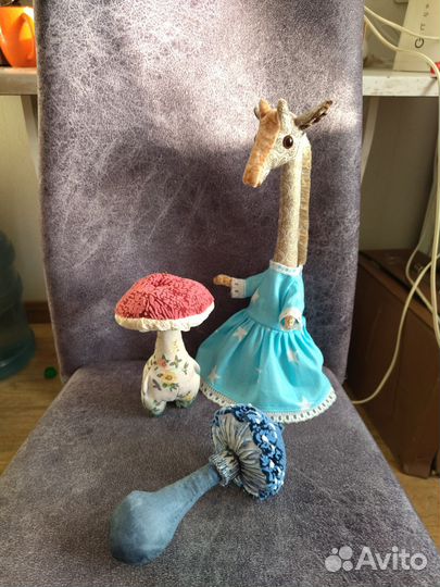 Жирафик игрушка