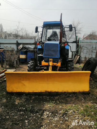 Трактор коммунально уборочная машина