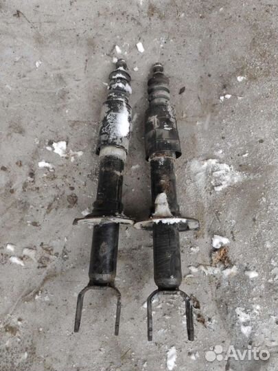 Задние амортизаторы на Subaru Tribeca B9 пара