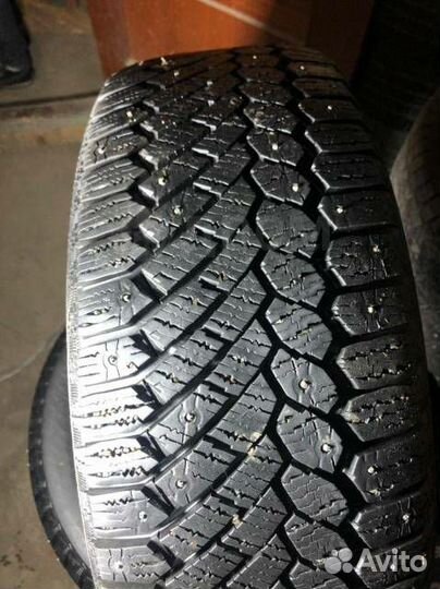 Gislaved Nord Frost 200 215/60 R16