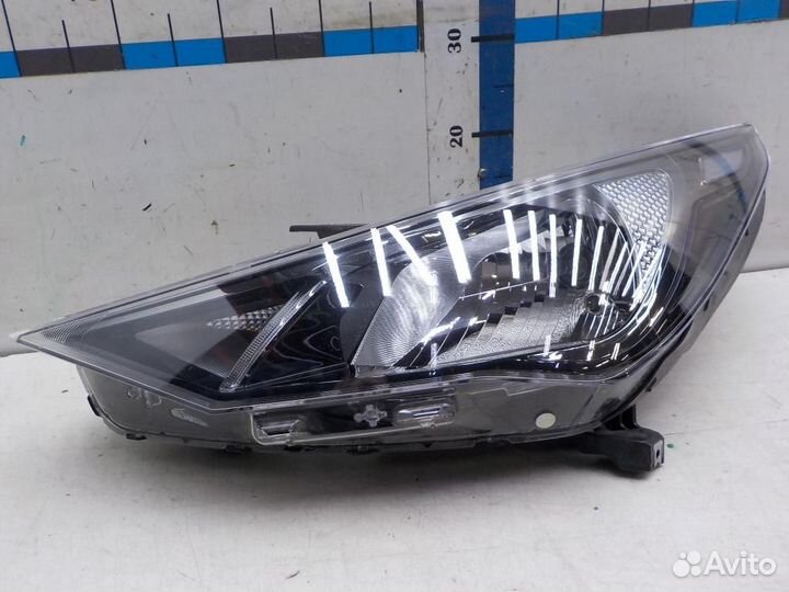 Фара левая Hyundai Solaris
