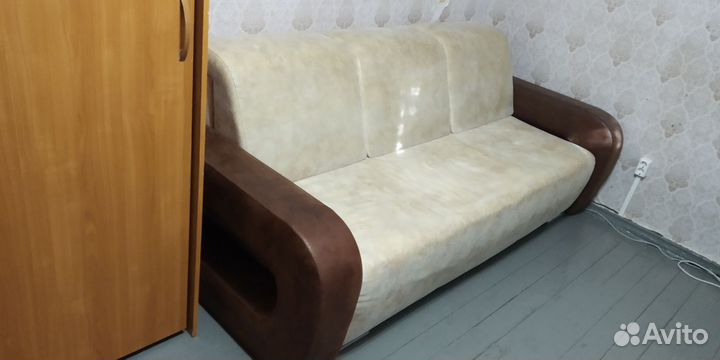 Диван