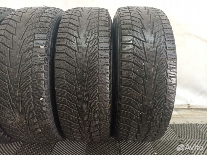 Hankook Winter I'Cept IZ2 215/65 R16