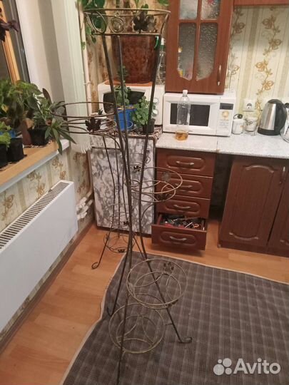 Подставка для цветов напольная металлическая