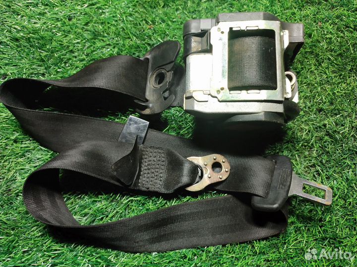 Ремень безопасности Volkswagen Passat (B5) V