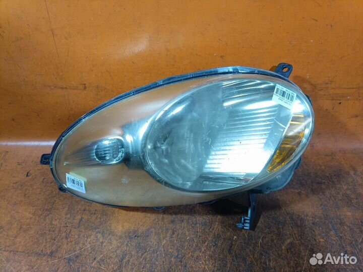 Фара Nissan March AK12 (Правое)