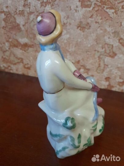 Фарфоровая статуэтка Фигуристка