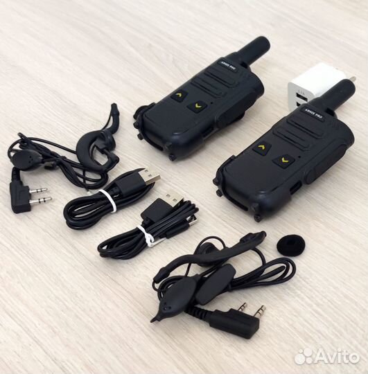 Компактные рации для официантов и охраны в клубах