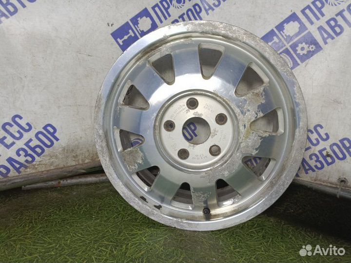 Оригинальны литой диск audi R15