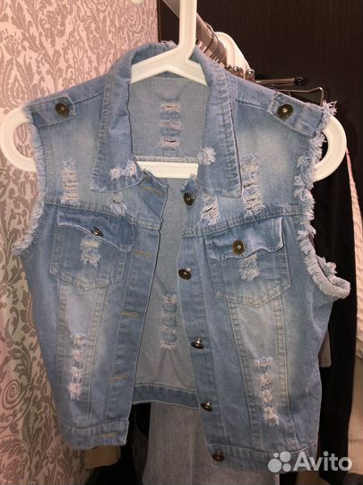 Джинсовая жилетка
