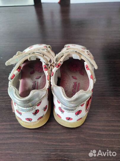 Сандали для девочки