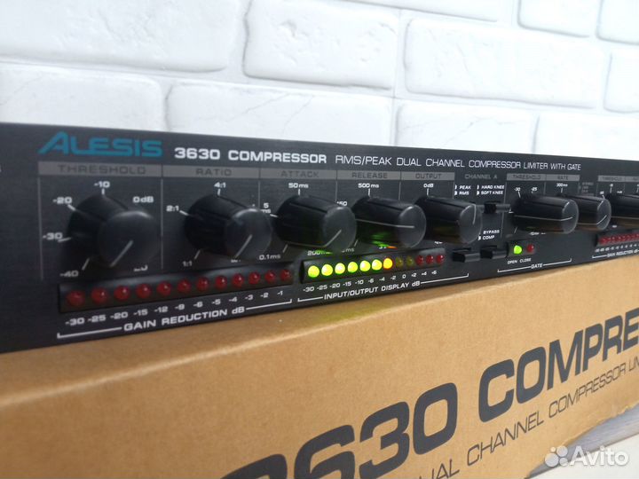 Alesis 3630 Compressor двухканальный компрессор