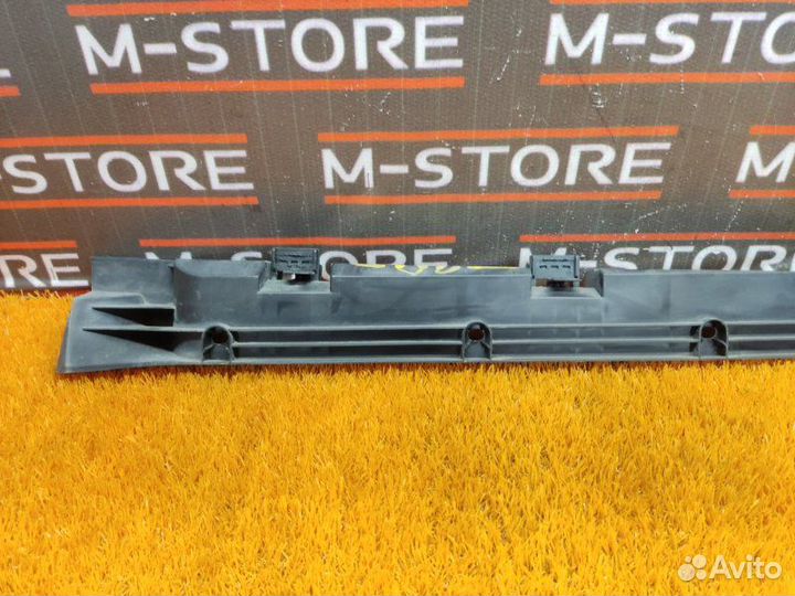 Кронштейн порога задний левый Mercedes-Benz