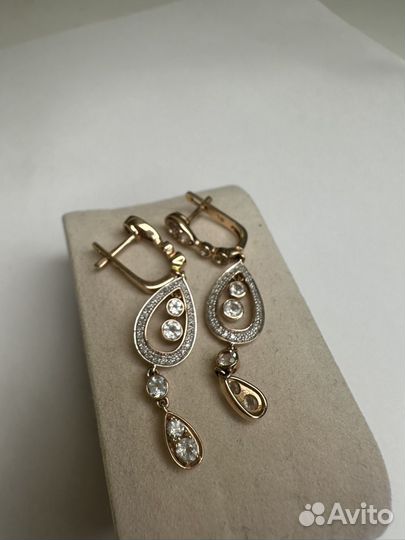 Золотые серьги с бриллиантами и топазами