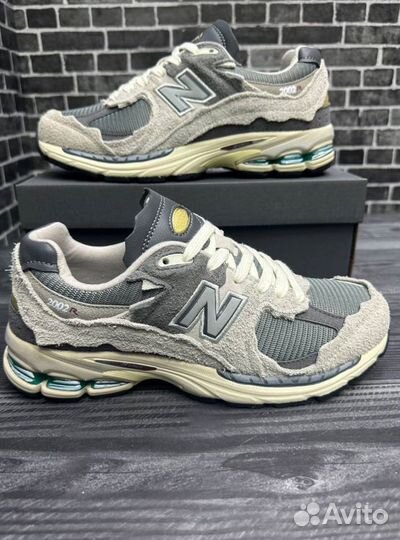 Новинка New Balance 2002R