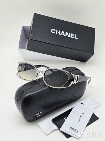 Солнцезащитные очки Chanel