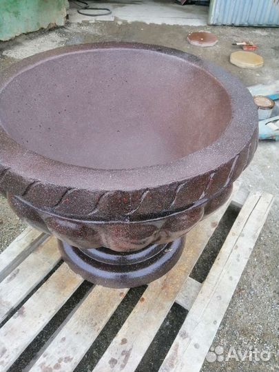 Бетонные вазоны, тротуарная плитка, бордюры