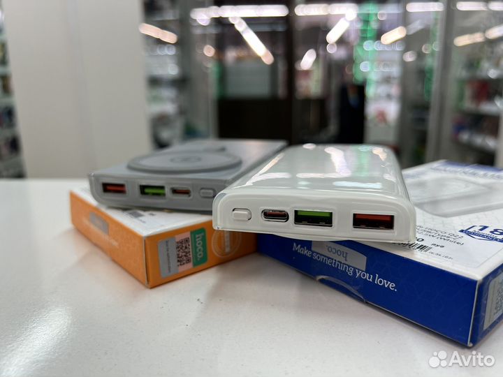 Повербанк 10000мАч с беспроводной зарядкой